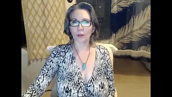 Hot mature milf strips live on webcam - 4:35 video - from W4NKR