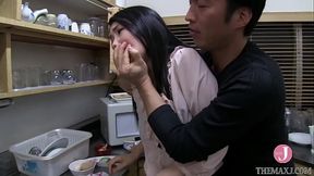 友達の妻はノーブラの淫乱女、旦那が寝ている隙に家中で、浮気チンポにねだりまくる - HD - 65:49 video - from XVideosRed