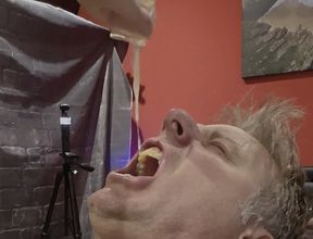Secretary's Treat - 4K - 6:30 video - from xHamster
