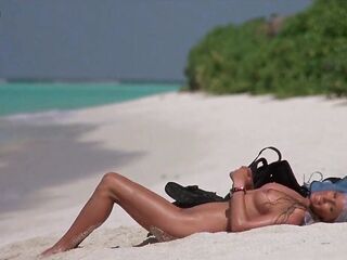 Naked Celebrities in Sunbathing Scenes vol 1 - HD - 12:15 video - featuring Edwige Fenech - from FreePorn8