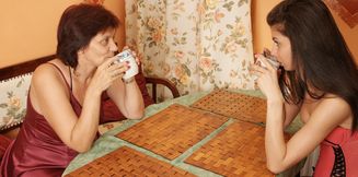 Lesbian granny and teen kissing and licking each other and so some spanking - HD - 25:15 video - from Mature.nl