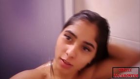 Gabi Paques Tomando aquele banho gostoso se preparando para aprontar - HD - 8:16 video - featuring Gabi Paques - from XVideos
