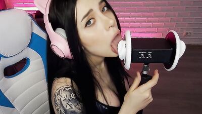 Asmr 3Dio gets a taste of Fia Murr, Honey Haze, and Nikki's big tits & wet lips - HD - 16:38 video - featuring Julie Kay - from BabesTube