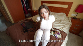 Une fille canon se fait enculer à fond et se fait remplir l'anus d'une bonne giclée de sperme. - 4K - 14:07 video - from analpornvids