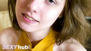 Amateur young euro babe Sienna Kim masturbates shaved pussy in lockdown - HD - 11:28 video - from Juicexxx