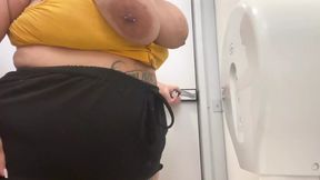 BBW Put the Balls in Her Arse in the Bathroom - HD - 5:09 video - from xHamster