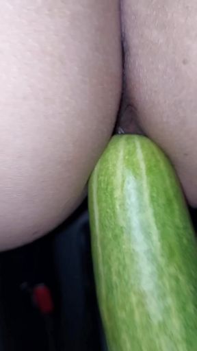 Di Kobel Pakai Timun Sampai Basah Nyobain Masuk Depan Belakang - HD - 38:00 video - from FapHouse