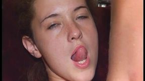 Brunette 22 Jahre mit excellengen Zungenfertigkeiten blaesst fickt und schluckt - HD - 21:46 video - from xHamster