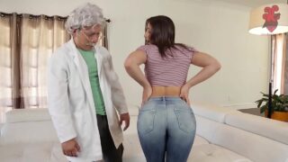 Abella Danger lässt es sich tief in ihren engen Arsch stecken - HD - 12:49 video - featuring Abella Danger - from analpornvids