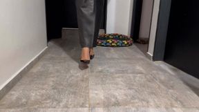 You must drink the orange juice from my feet Goddess kalinda - SD - 11:48 video - from Clips4sale