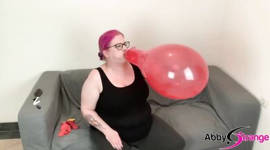 Deutsche Gothic BBW mit Luftballons - Looner Fetish, Blow to Pop, non pop... Trailer Teaser - HD - 7:08 video - from Juicexxx