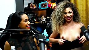 Dani Motta mostra seus peitinhos naturais, o apresentador ficou com tes&atilde_o - Podcast Completo no SHEER/RED - HD - 9:53 video - from XVideos