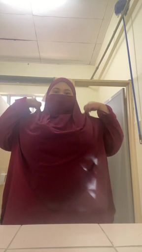 Naughty ustazah in toilet - 5:18 video - from xHamster