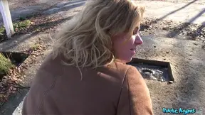 Public Porn, Grateful Babe shows her Gratitude with a Suck - HD - 11:48 video - from Vidzx