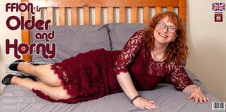 Naughty mature Ffion loves to play with her unshaved pussy - HD - 26:57 video - from Mature.nl
