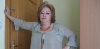 Curvy latina amateur grandma in classic granny underwear showing her big ass - HD - 47:59 video - from Mature.nl
