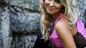 Blonde milf gets naked outdoors to show to her cam users on EroticOnly! - HD - 18:48 video - from xHamster