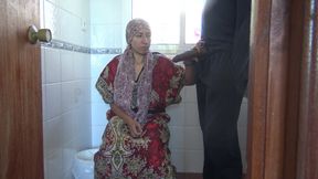 Kurdish Turkish MILF Sucks Her First Big Black Cock During Her Lunch Break - 5:06 video - from FapHouse