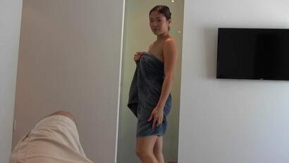 Clouer la coquine Nyomi - HD - 10:00 video - from Faperoni