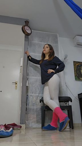 Slippers Modeling and Masturbating, Spanish Slippers - HD - 9:09 video - from xHamster