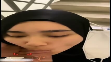 Hijab malay sepong kontol guru ditangga sekolah - 2:28 video - from Eporner
