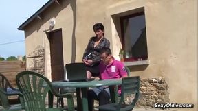 Brunette housewife anal fucked in the garden - HD - 5:07 video - from XVideos