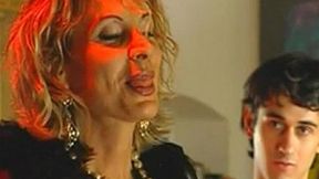 ITALIAN MILF ANALLY PUNCHED BY YOUNG LOVER - SD - 10:48 video - from W4NKR