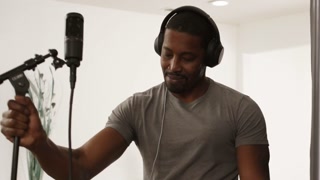 Tall Beauty Annie King Air Rides Isiah Maxwell's Nice &amp; Hard Cock - HD - 14:59 video - from Pornzona