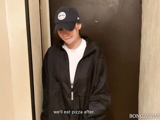 Screwed the pizza cutie. That babe couldn't resist my proposal. (With subs) - HD - 16:00 video - from FreePorn8
