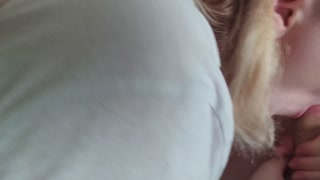 LUXY SUCKS ME DURING THE VIDEO EDITING!! FRENCH AMATEUR! - HD - 3:55 video - from Pornfact