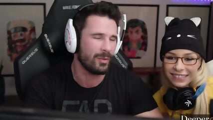 Gamer Girls Carmen Caliente free full length - 28:14 video - featuring Manuel Ferrara - from Eporner