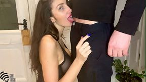 Hard fucked in the mouth of a beautiful MILF - HD - 6:30 video - featuring Liza Virgin - from XVideos