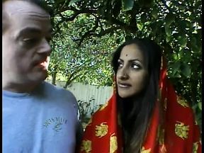 Indian slut in sari sucks meaty boner while getting banged - 22:54 video - from xHamster