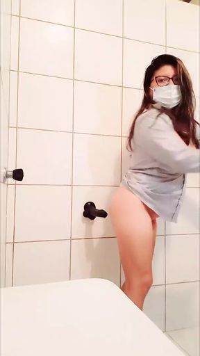 beautiful model bathes naked while trying to insert a big thick brown dildo - SD - 6:21 video - from xHamster
