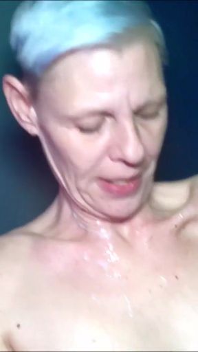 CoraBitch Blow in Porncinema in Barcelona   Clip 2 - HD - 0:30 video - from xHamster