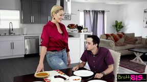 My Stepsisters Sexy Thanksgiving - S20:E9 - HD - 29:42 video - featuring Ryan Keely - from xHamster