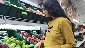 I invite a stranger I saw in the market to my house, she accepts the invitation but tells me that only 3H so that the bo - HD - 22:43 video - from xHamster