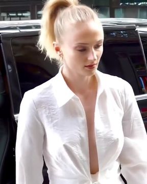 Celeb Sophie Turner goes braless at poker game - HD - 0:50 video - from F4pz