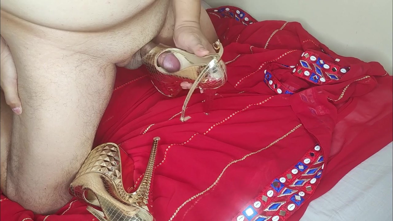 Cum on golden high heels - HD - 11:17 video - from OnlyPornVideo
