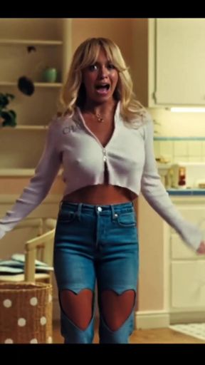 Celebrity Sydney Sweeney shows off her bouncy natural big huge tits - HD - 0:26 video - from S3xd