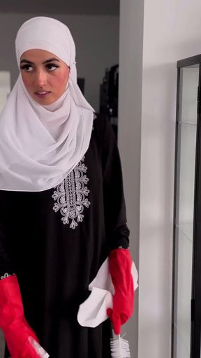 Muslim Maid Catches Her Boss Wanking - HD - 0:39 video - featuring Aaliyah Yasin - from xHamster