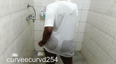 getting wet in the showers twerking - HD - 14:48 video - from Juicexxx