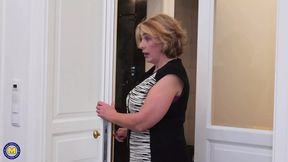 Meeting her big-titted mom in a steamy MILF threesome - HD - 6:11 video - from 3SumXL