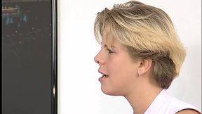 Blonde Milf mit enger Muschi und kleinen Titten leckt sperma - HD - 19:42 video - from xHamster