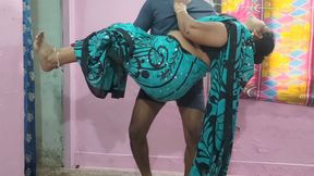 Sex with a beautiful Desi Aunty wearing a saree - 4K - 9:31 video - from xHamster