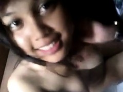 Desi lady fingering her hairy Indian pussy on livecam - 8:29 video - from DrTuber
