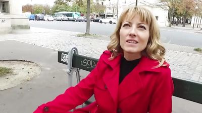 Naomi mature sexy va en club libertin avec son mari - HD - 15:00 video - from MomVids