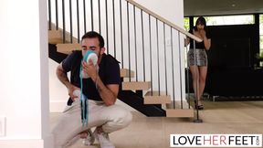 Got Caught Smelling My Hot Step Aunt&rsquo;s Stinky Tennis Shoes - HD - 0:40 video - from xHamster