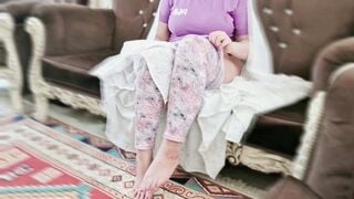 همسایه سکسی و حشریمون اومد خونه گفت من کسی رو ندارم میخوام کیرتو ببینم و...سکس طولانی(مکالمه فارسی) - HD - 16:05 video - from EpicGFs