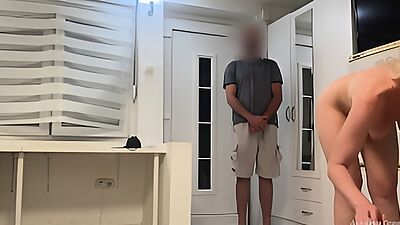 I met delivery guy naked. He did not want to go away. - HD - 5:07 video - from Bokep.PORN